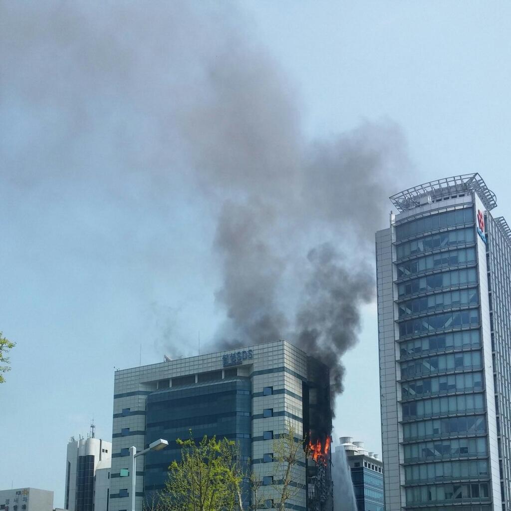 حريق مبنى سامسونج في كوريا