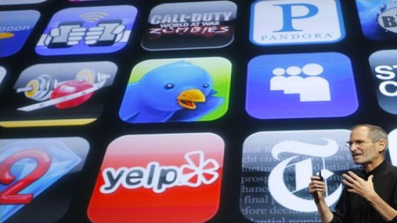 ستيف جوبز وهو يكشف عن متجر تطبيقات iOS