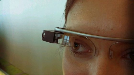 نائب أميركي ينتقد نظارات جوجل بأنها تشتت أثناء قيادة السيارة #GoogleGlass