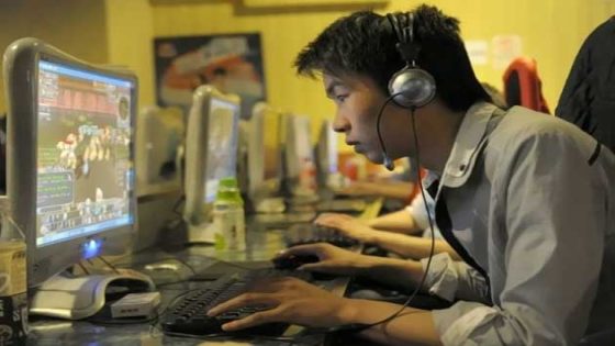 مواطن صيني يقضي 6 أعوام أمام العاب الكمبيوتر