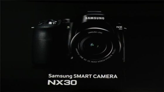 Samsung تكشف عن الكاميرا NX30 خلال مؤتمر #CES2014