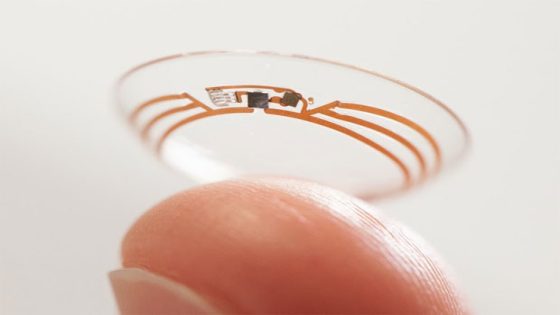جوجل تختبر عدسات لاصقة عينية ذكية بمستشعرات إلكترونية ذكية