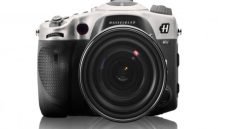 الكشف عن الكاميرا Hasselblad HV بدقة 24.3 ميجابيكسل
