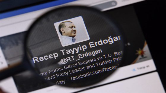 محكمة تركية تعتبر حظر “تويتر” انتهاكاً للقانون