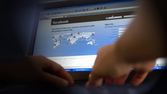 فيسبوك تختبر زر “الشراء” Buy على نطاق ضيق