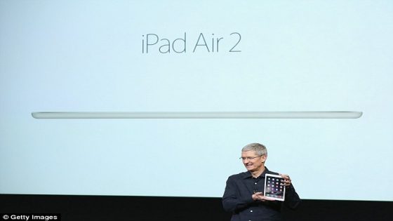 تيم كوك يكشف عن الجهاز اللوحي iPad Air 2